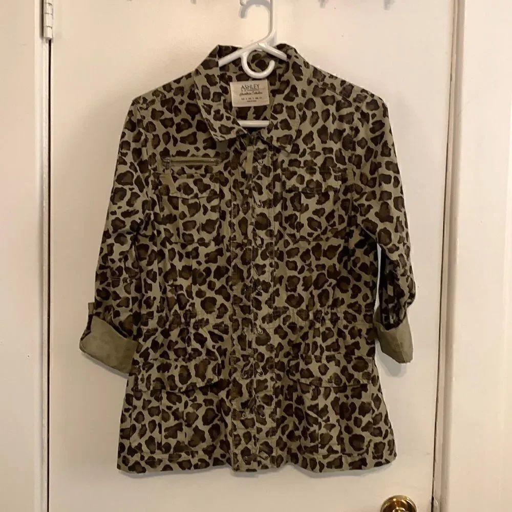 EUC Ashley by 26 international downtown collection leopard coat! Size S